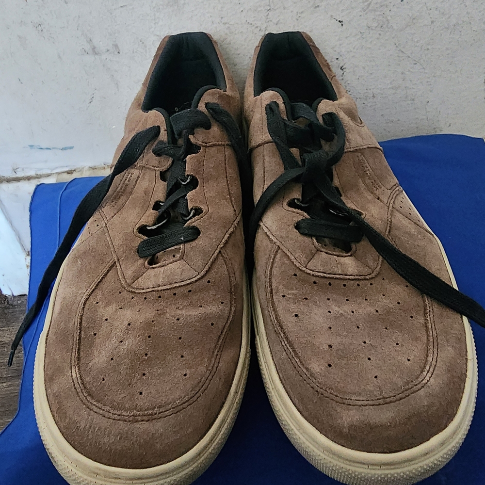 SAS Black and Brown Sneakers Comfortable Athletic Design Used Without Innersole
